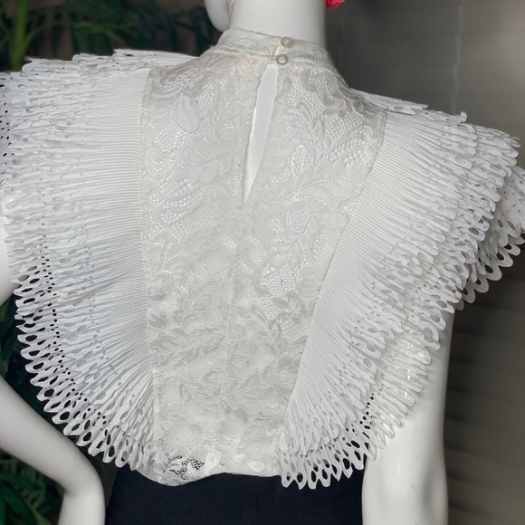 Spanish White Puff Top Size Medium - Picture 3 of 11